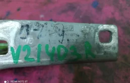 Петля капота правая для Volkswagen Passat на фотографиях