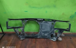 Панель радиатора (телевизор) для Audi A4 2000 года на фотографиях