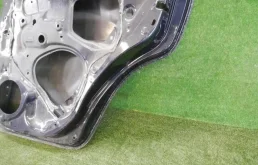 Дверь задняя правая для Toyota RAV4 2005 года на фотографиях