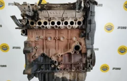 Двигатель без навесного для Ford Kuga 2013 года на фотографиях