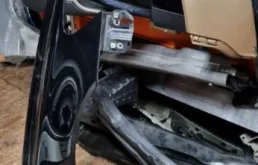 Крыло правое для Volvo S40 2011 года на фотографиях