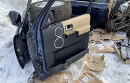 Дверь передняя правая для Land Rover Discovery 2010 года на фотографиях