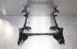 Подрамник двигателя для Audi A6 2018 года на фотографиях