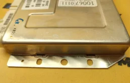 Блок управления пневмоподвеской для Mercedes-Benz S class 2002 года на фотографиях