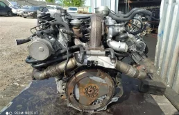 Двигатель для Audi A6 2000 года на фотографиях