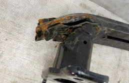 Усилитель бампера передний верхний для Toyota RAV4 2014 года на фотографиях