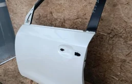 Дверь передняя левая для Toyota Land Cruiser 2011 года на фотографиях