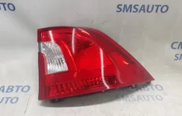Фонарь правый для Volvo S60 2012 года на фотографиях