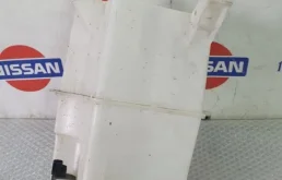 Бачок омывателя для Nissan X-Trail 2022 года на фотографиях