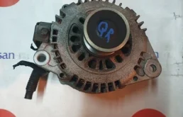 Генератор для Nissan X-Trail 2000 года на фотографиях