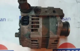 Генератор для Nissan X-Trail 2000 года на фотографиях