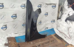 Крылья для Volvo S40 2012 года на фотографиях