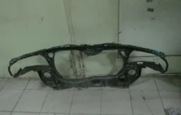 Панель радиатора (телевизор) для Audi A4 2006 года на фотографиях