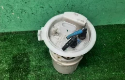 Топливный насос для Skoda Octavia 2006 года на фотографиях