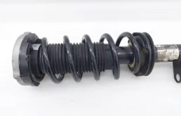 Амортизатор передний правый для BMW 5er 2018 года на фотографиях