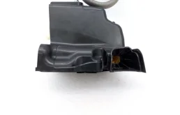 Уплотнитель передней правой двери для Audi A4 2011 года на фотографиях