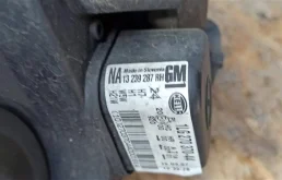 Фара правая для Opel Astra 2004 года на фотографиях