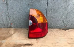 Фонарь правый для BMW X3 2006 года на фотографиях