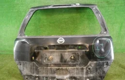 Крышка багажника для Nissan X-Trail 2014 года на фотографиях