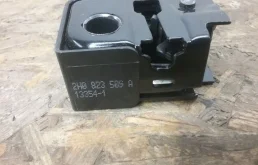 Замок капота для Skoda Octavia 2002 года на фотографиях