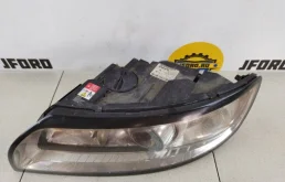 Фара ксенон левая для Volvo S40 2011 года на фотографиях