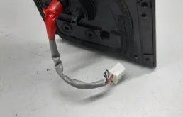 Стекла и зеркала для Toyota RAV4 2015 года на фотографиях