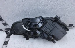 Фара ксенон левая для Nissan X-Trail 2017 года на фотографиях