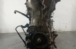 Двигатель без навесного для Toyota Camry 2017 года на фотографиях