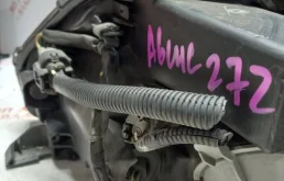 Фары для Toyota Avensis 2018 года на фотографиях