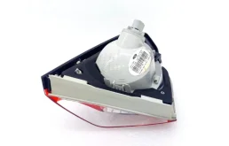 Фонарь внутренний правый для Ford Kuga 2010 года на фотографиях