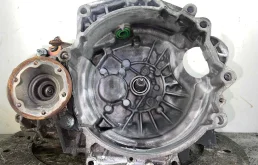 МКПП для Volkswagen Golf 2003 года на фотографиях