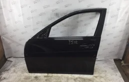 Дверь передняя левая для Mercedes-Benz C class 2010 года на фотографиях