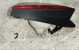 Фонарь внутренний правый для Ford Kuga 2010 года на фотографиях