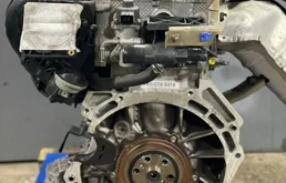 Двигатель без навесного для Mazda MPV 2013 года на фотографиях