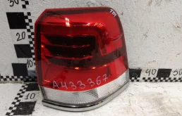 Фонарь правый для Toyota Land Cruiser 2018 года на фотографиях