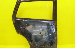 Двери для Suzuki SX4 2015 года на фотографиях