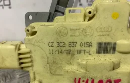 Центральный замок для Volkswagen Passat 2005 года на фотографиях