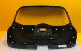 Обшивка двери багажника для Nissan Qashqai 2014 года на фотографиях