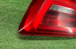 Фонарь внутренний правый для BMW 5er 2021 года на фотографиях