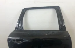 Дверь задняя правая для Volkswagen Touareg 2015 года на фотографиях
