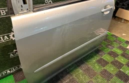 Дверь передняя левая для Lexus RX 2006 года на фотографиях