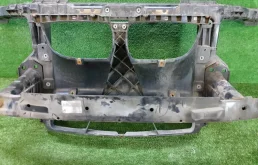 Панель радиатора (телевизор) для BMW 1er 2008 года на фотографиях