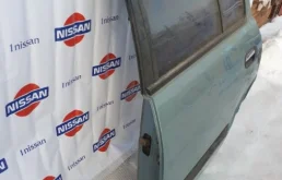 Двери для Nissan Almera 2002 года на фотографиях