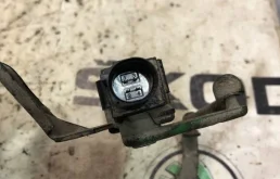 Датчик дорожного просвета передний для Skoda Octavia на фотографиях