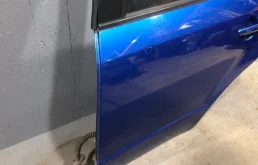 Дверь задняя левая для Suzuki SX4 2009 года на фотографиях