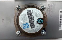 Подушка безопасности водителя для Kia Rio 2012 года на фотографиях