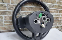 Руль для Volvo XC90 2016 года на фотографиях