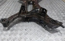 Задний подрамник для Nissan Teana 2012 года на фотографиях