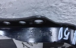 Петля капота правая для Toyota RAV4 на фотографиях