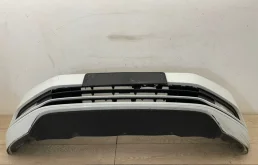 Бампер для Volkswagen Passat 2018 года на фотографиях